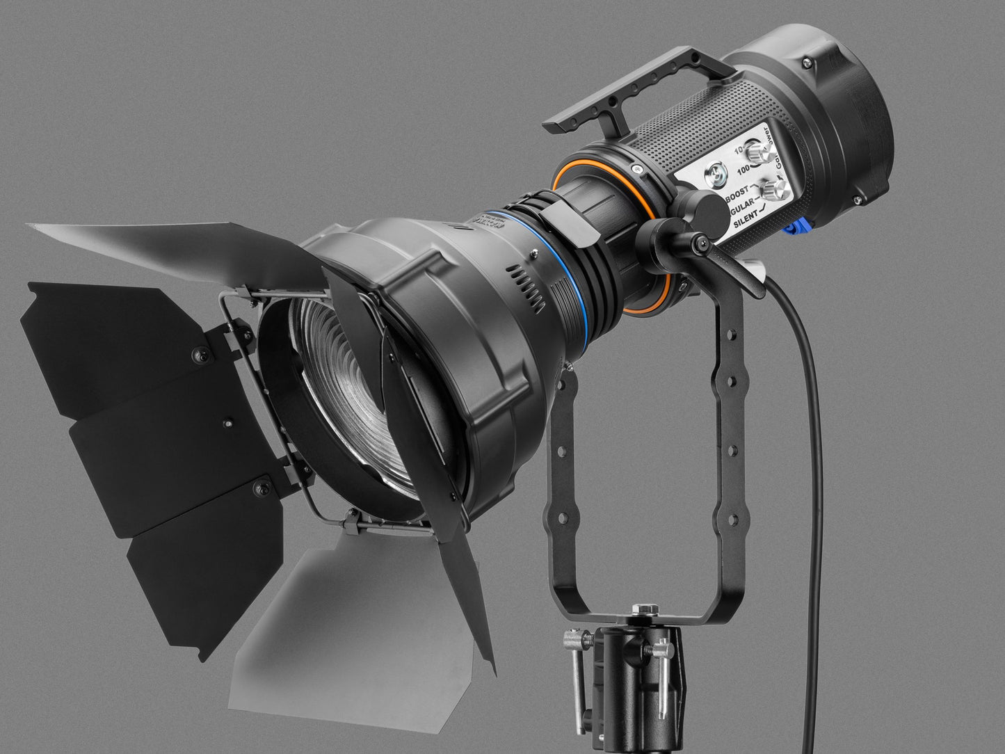 Maxima Fresnel Reflector with Barndoors