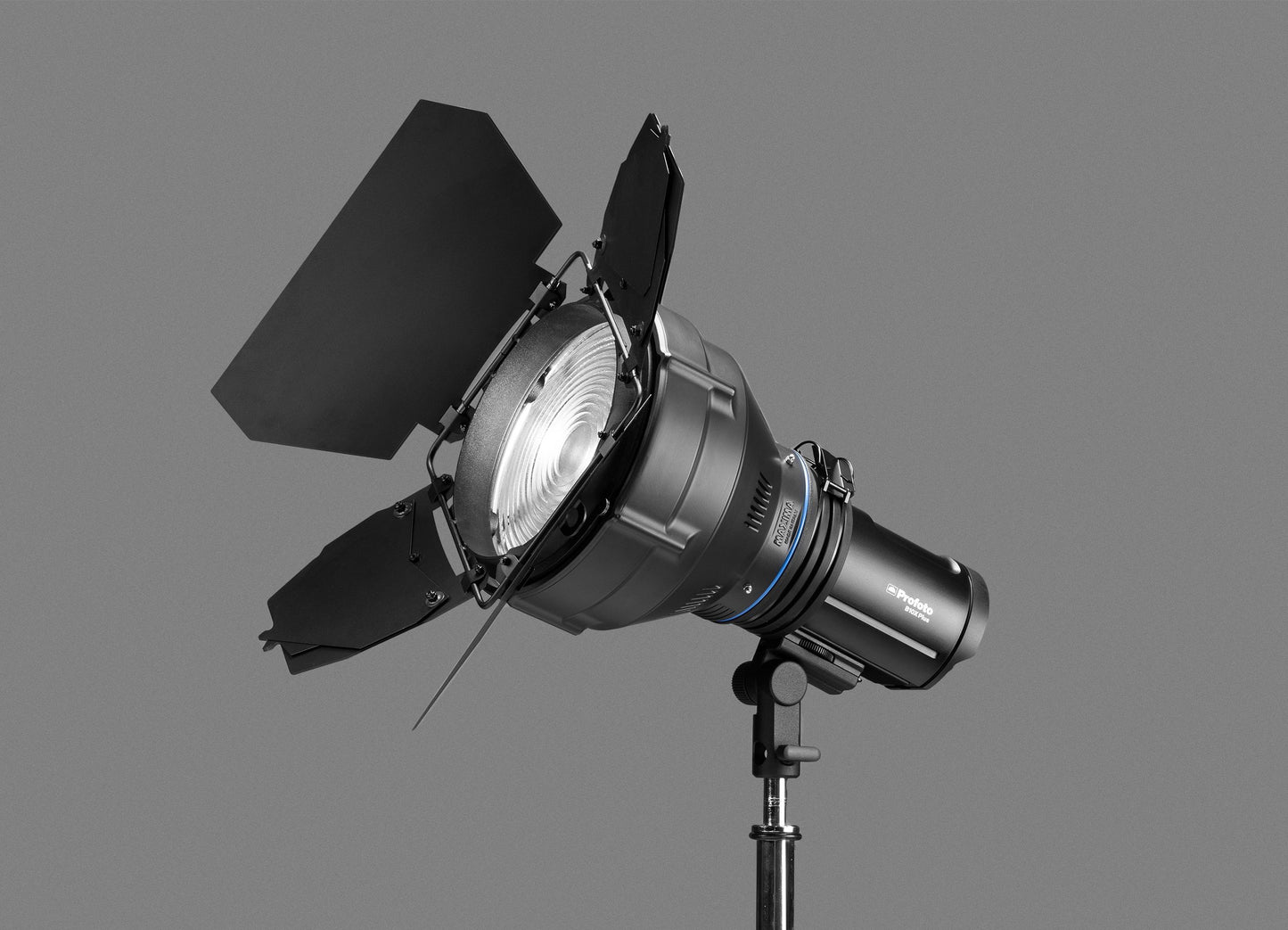 Maxima Fresnel Reflector with Barndoors
